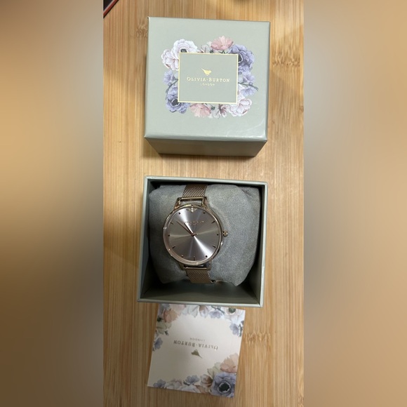 OLIVIA BURTON WATCH WITH 34mm ROSE GOLD WITH GREY TONE FACE & MESHBRACELET - Picture 6 of 6